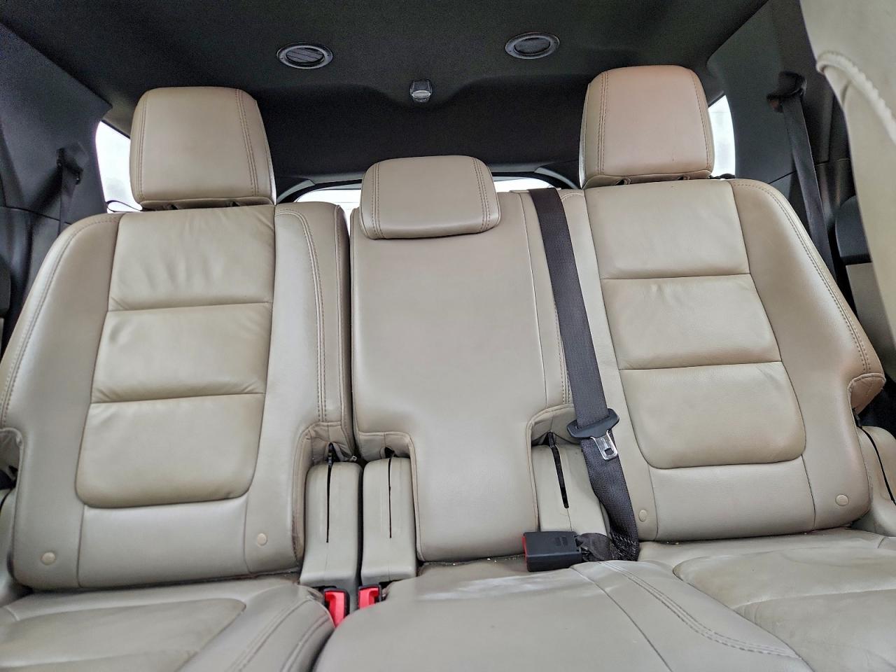 Ford Explorer Xlt Image 8