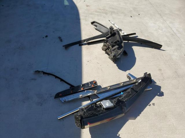 Cadillac Escalade Luxury Image 12