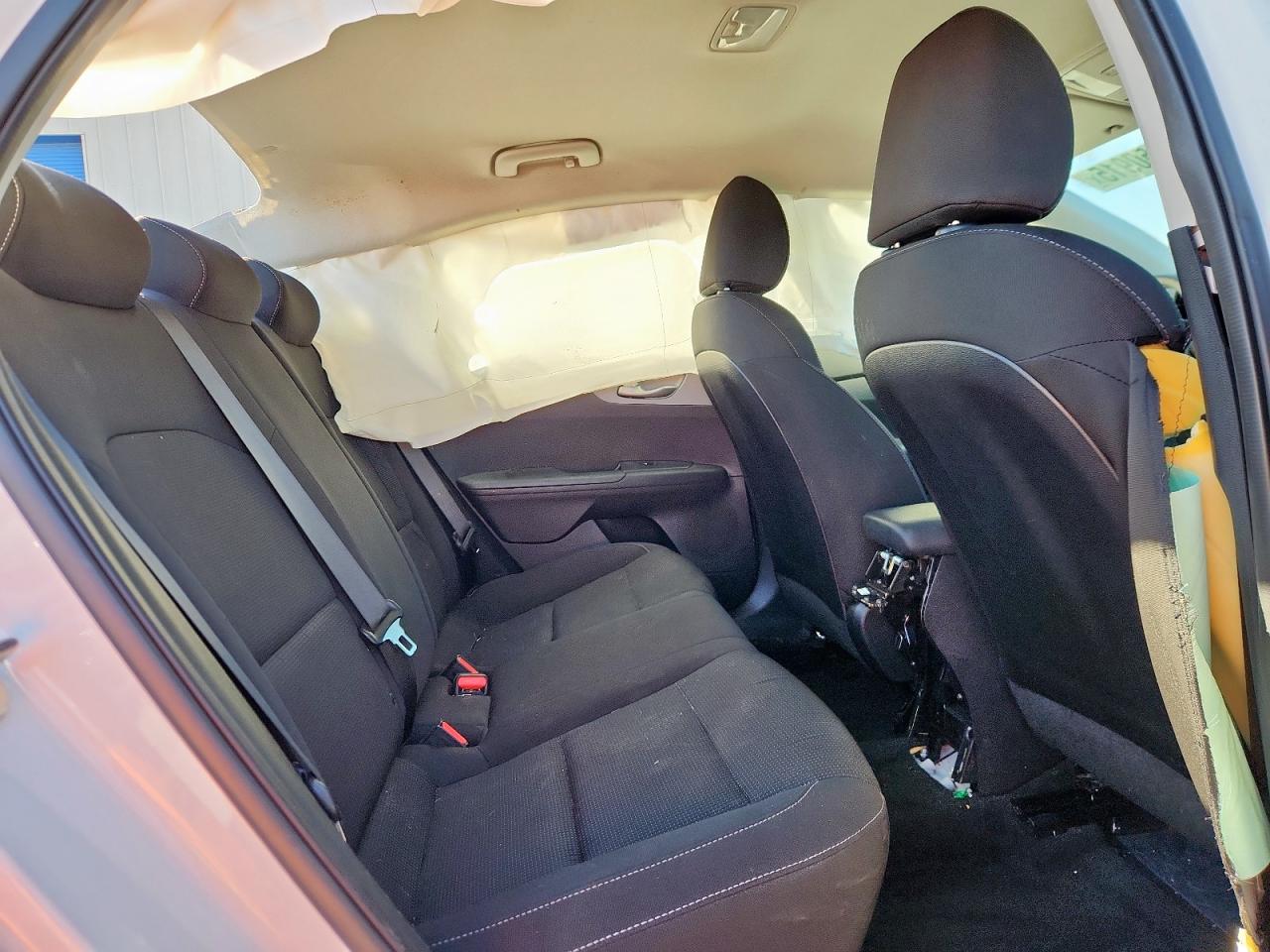 Kia Forte Fe Image 11