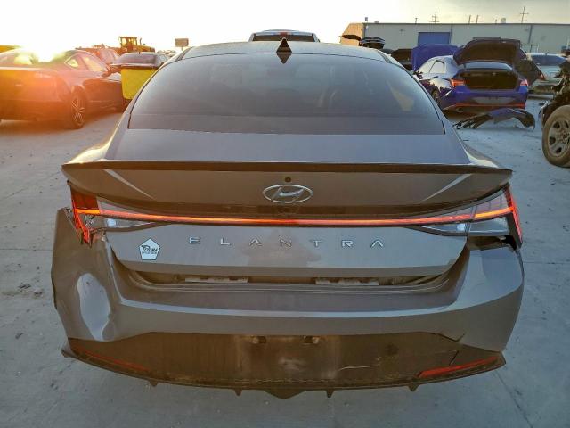 Hyundai ELANTRA N Line Image 8