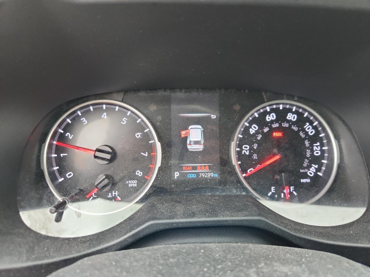 Toyota RAV4 Le Image 7