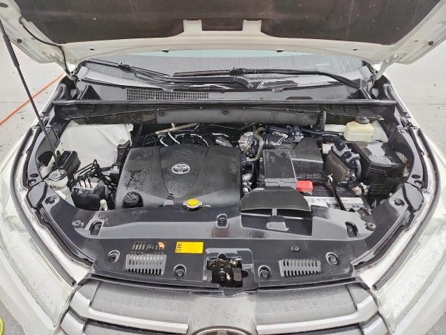 Toyota Highlander Le Image 11