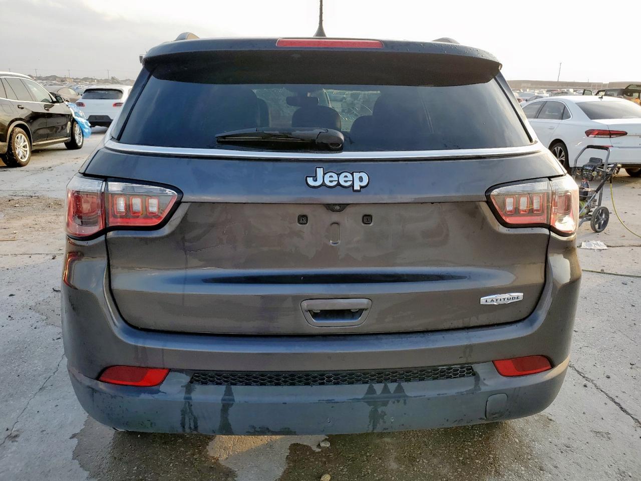 Jeep Compass Latitude Image 6