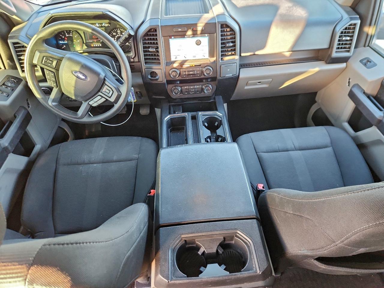 Ford F-150 Supercrew Image 6