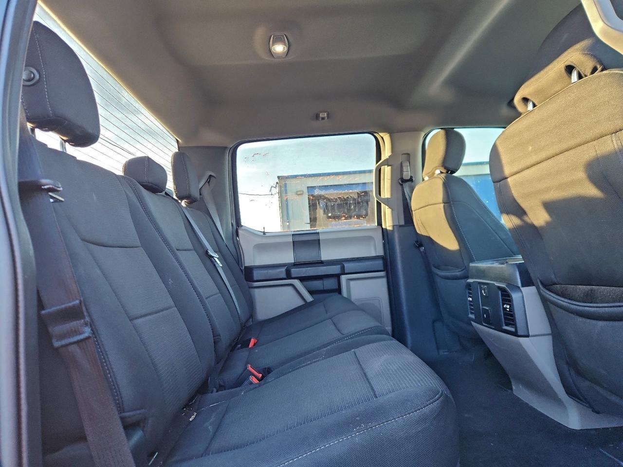 Ford F-150 Supercrew Image 11