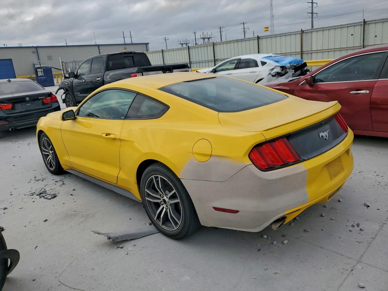 Ford Mustang Image 2