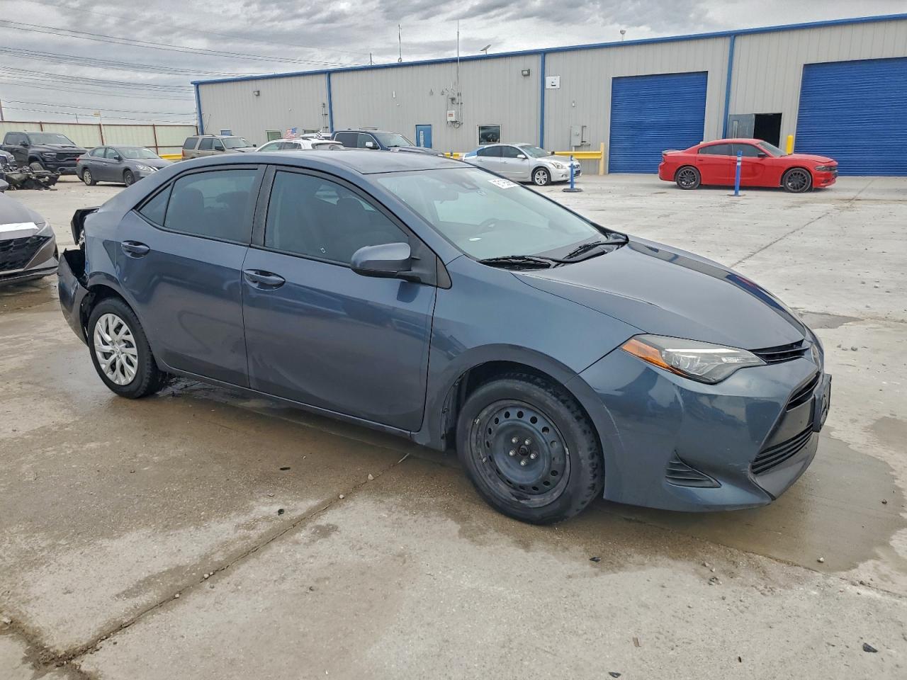 Toyota Corolla L Image 8