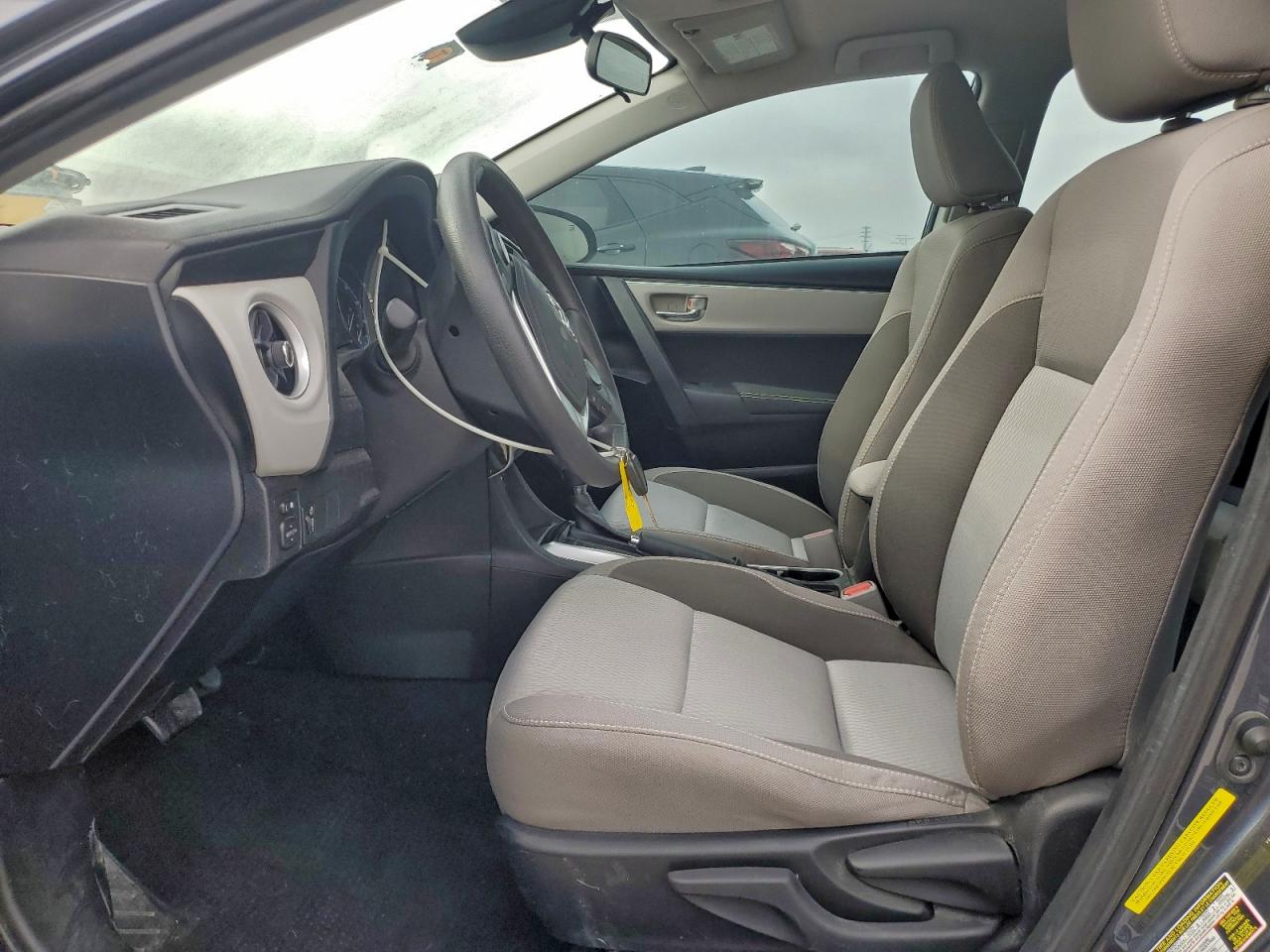 Toyota Corolla L Image 7