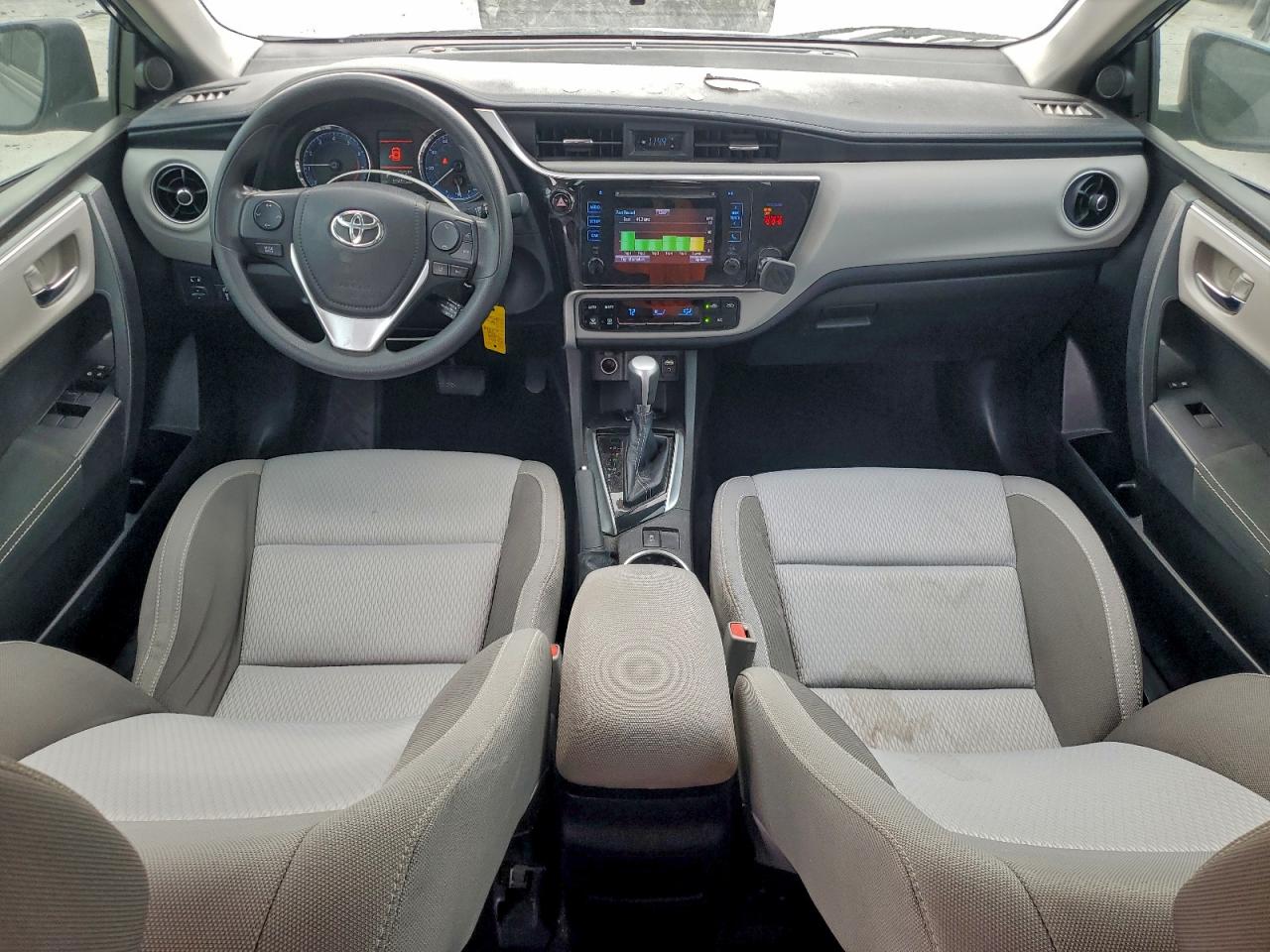 Toyota Corolla L Image 9