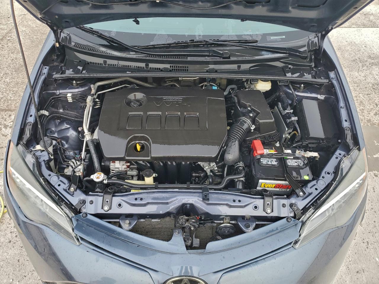 Toyota Corolla L Image 10