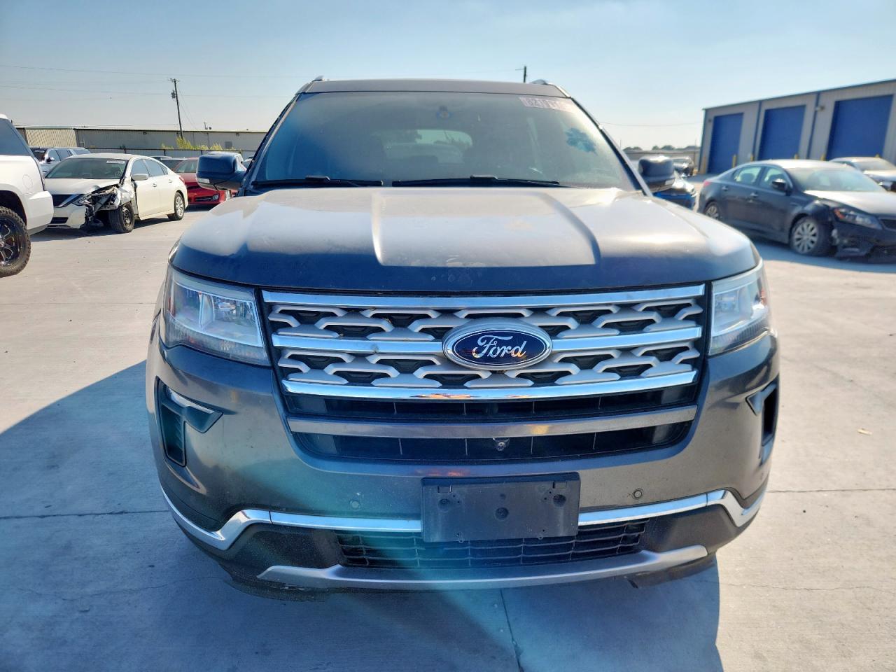 Ford Explorer Limited Image 6