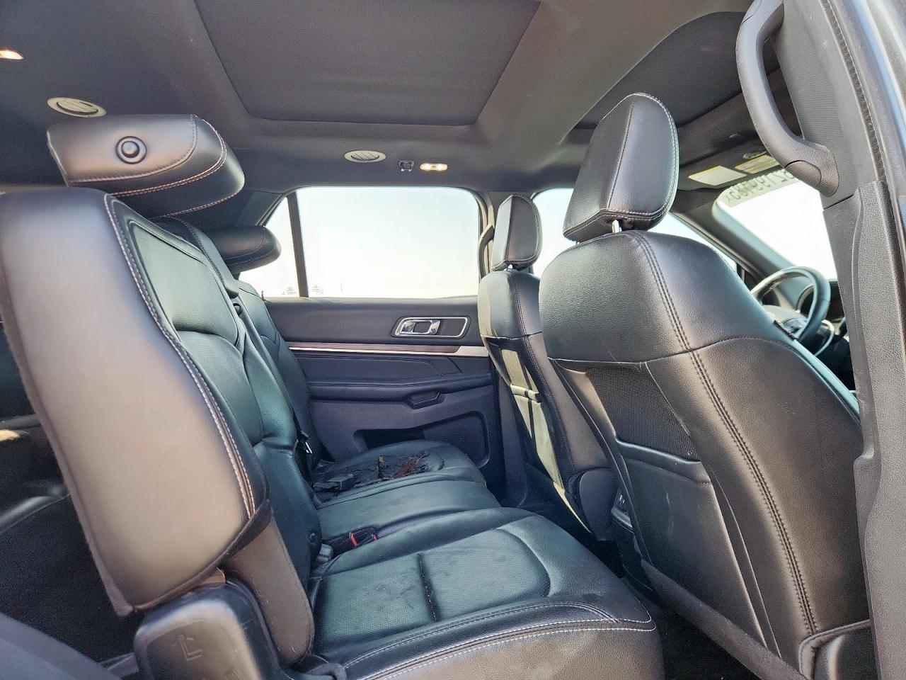 Ford Explorer Limited Image 5