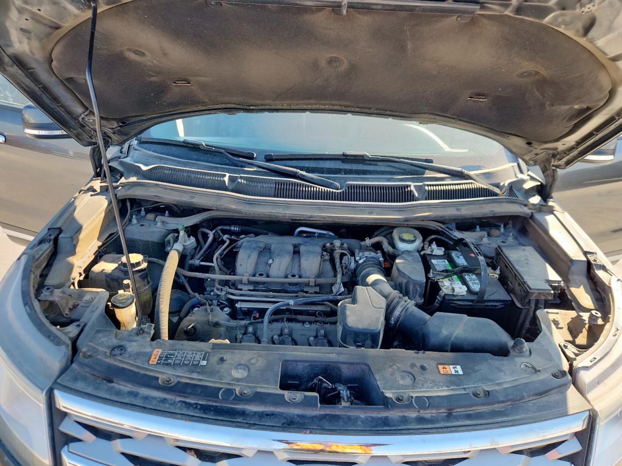 Ford Explorer Limited Image 8