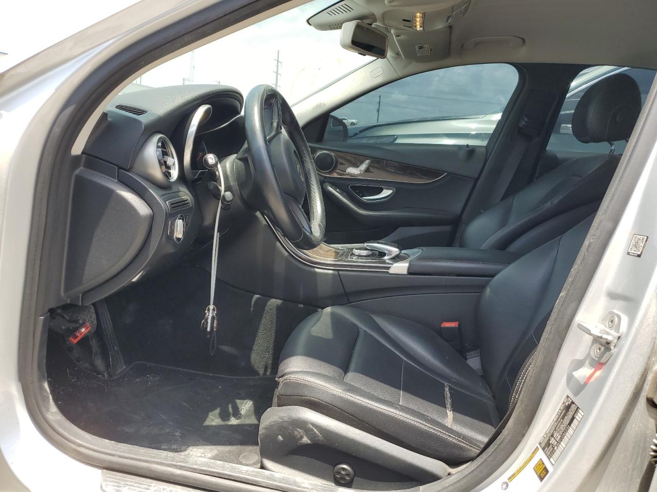 Mercedes-Benz C-Class 300 Image 2