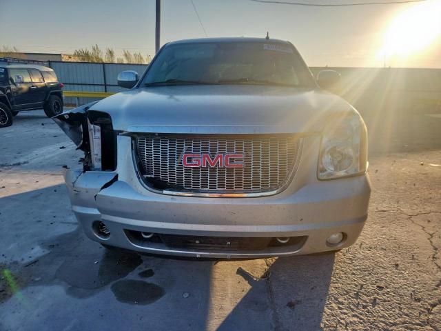 GMC Yukon Slt Image 2
