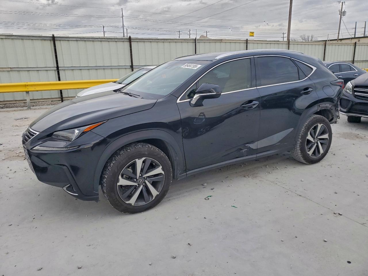 Lexus NX 300 Base Image 1