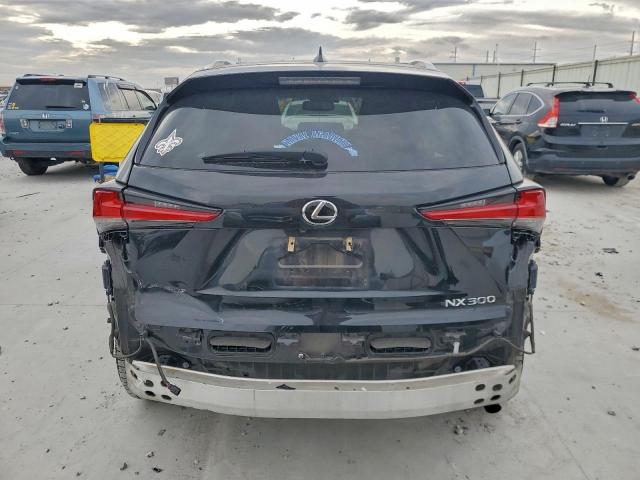 Lexus NX 300 Base Image 8