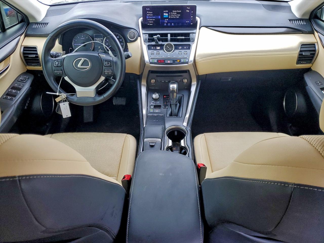 Lexus NX 300 Base Image 5