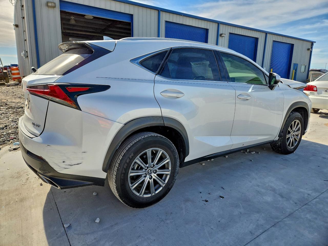 Lexus NX 300 Base Image 6