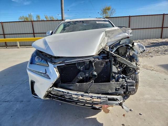 Lexus NX 300 Base Image 8