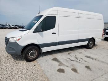  Salvage Mercedes-Benz Sprinter
