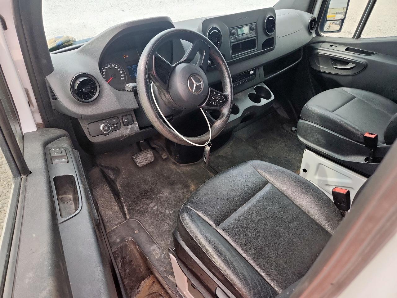 Mercedes-Benz Sprinter 2500 Image 4