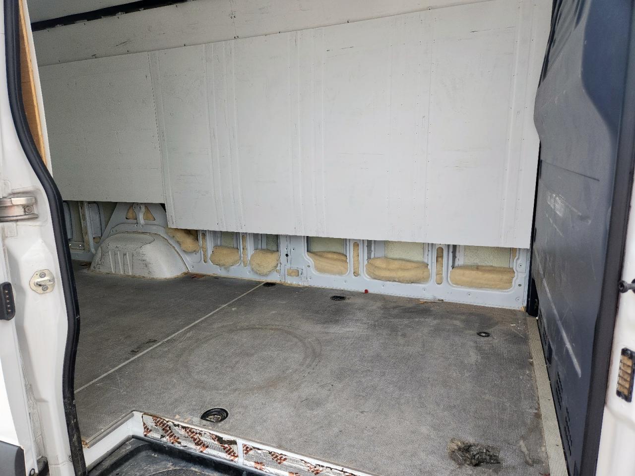 Mercedes-Benz Sprinter 2500 Image 2