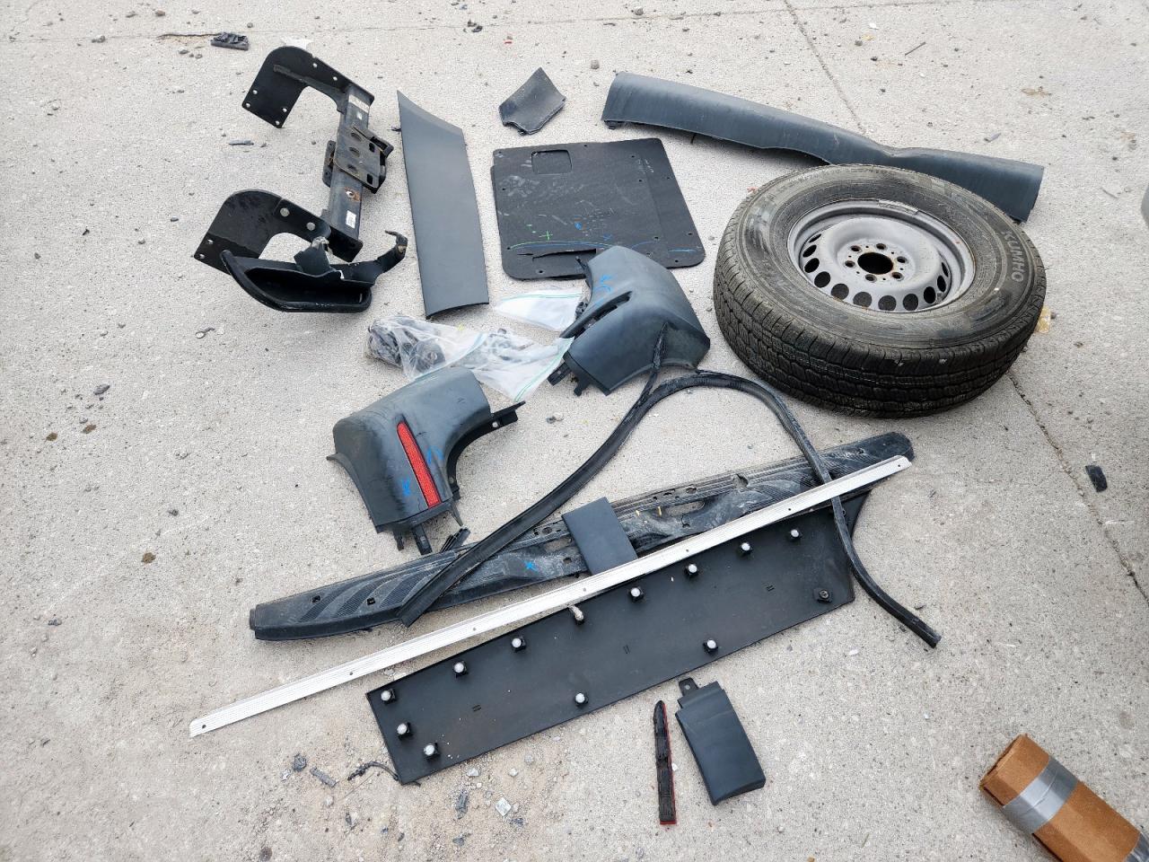 Mercedes-Benz Sprinter 2500 Image 13