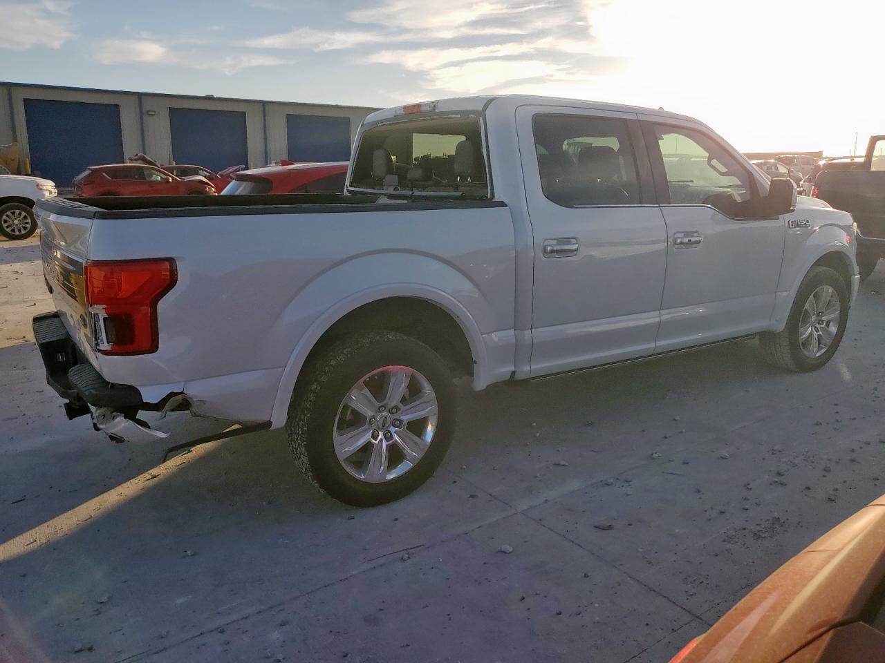Ford F-150 Supercrew Image 2
