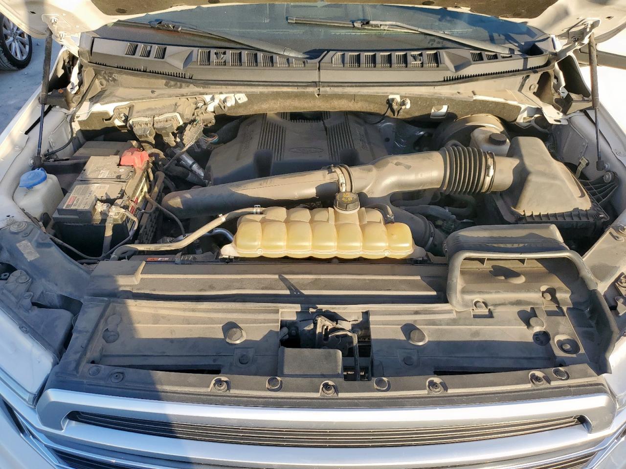 Ford F-150 Supercrew Image 11