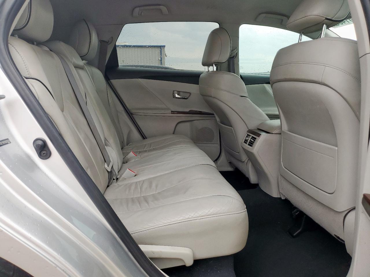 Toyota Venza Image 6