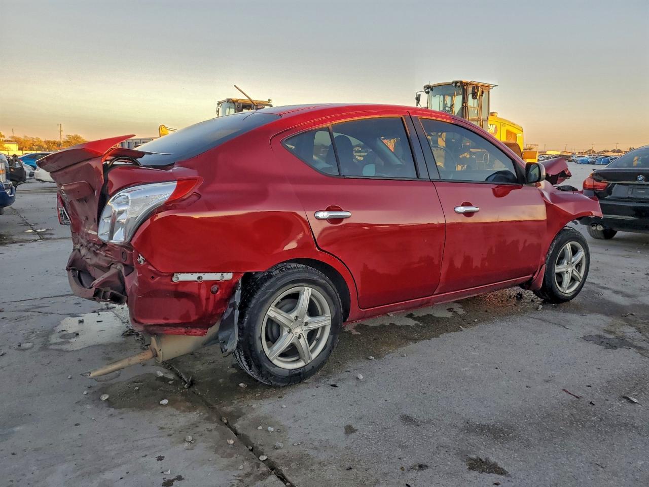 Nissan Versa S Image 8