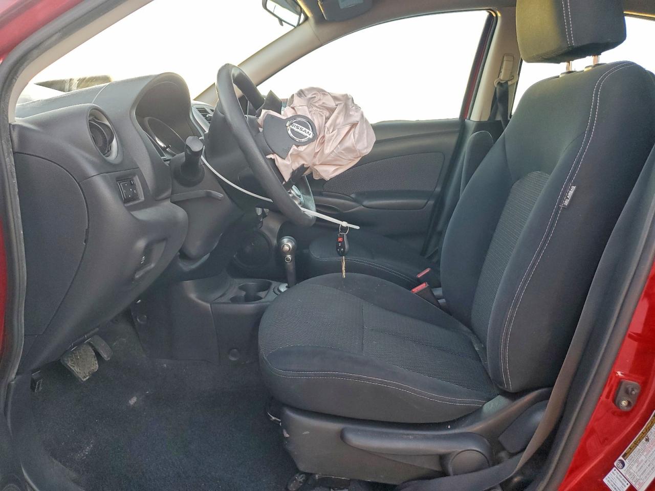 Nissan Versa S Image 13