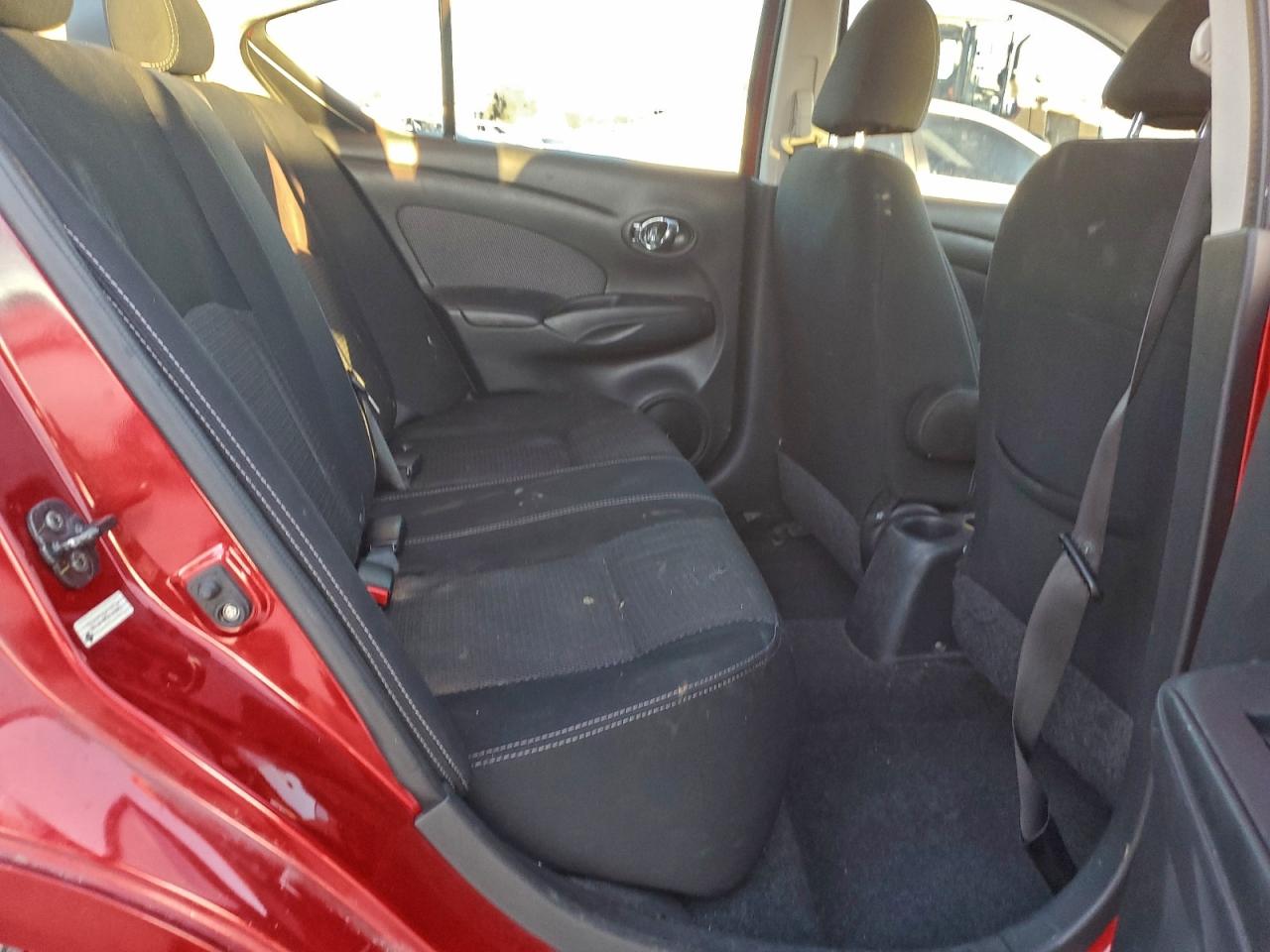 Nissan Versa S Image 6