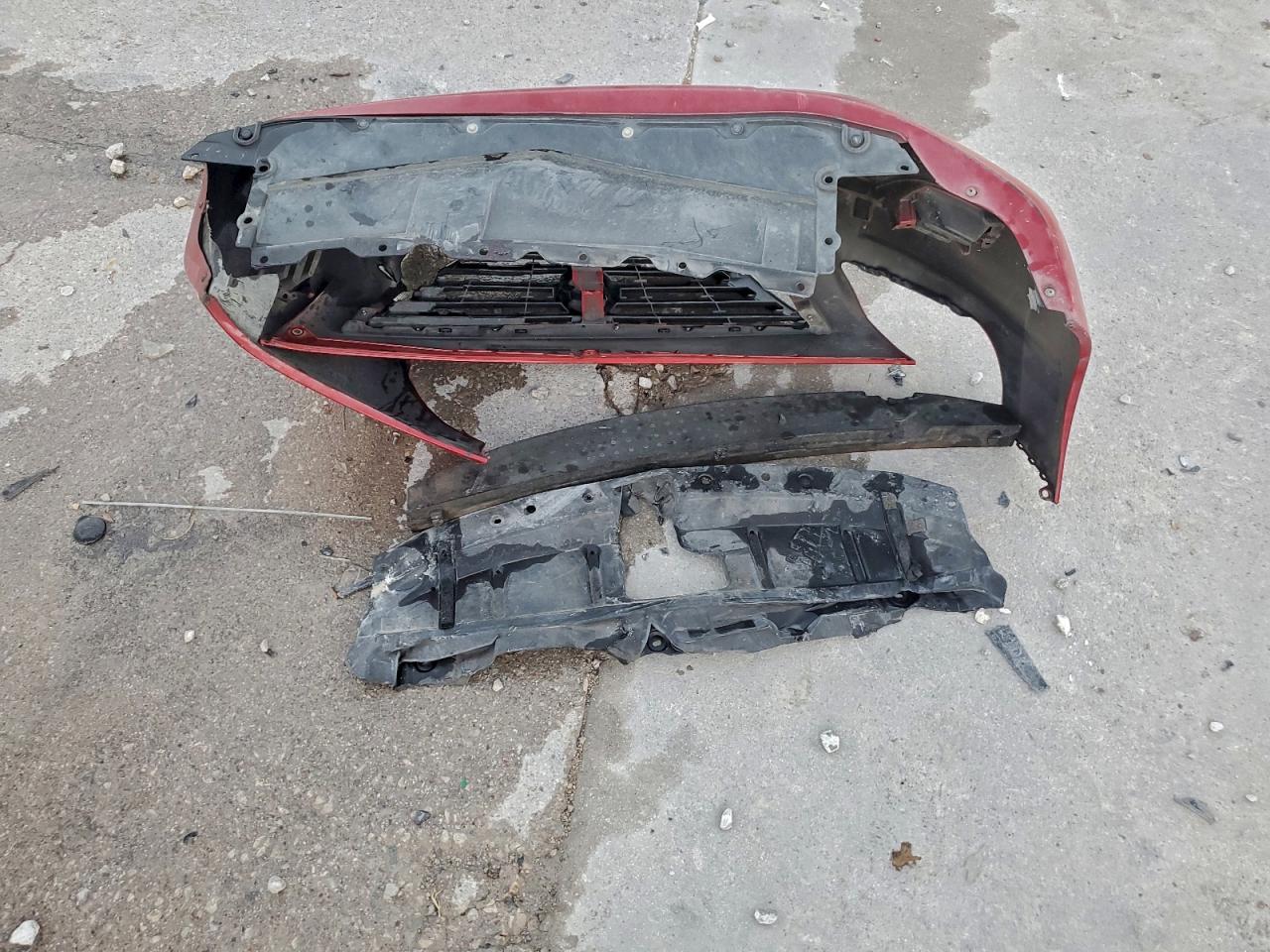 Nissan Versa S Image 2