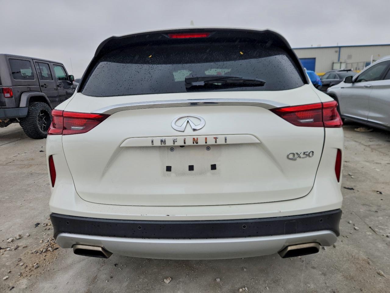 INFINITI Qx Luxe Image 12