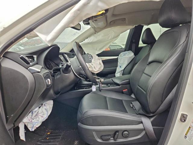 INFINITI Qx Luxe Image 2