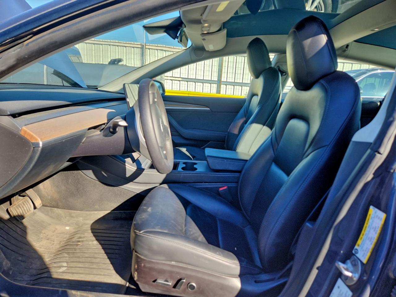 Tesla Model 3 Image 7