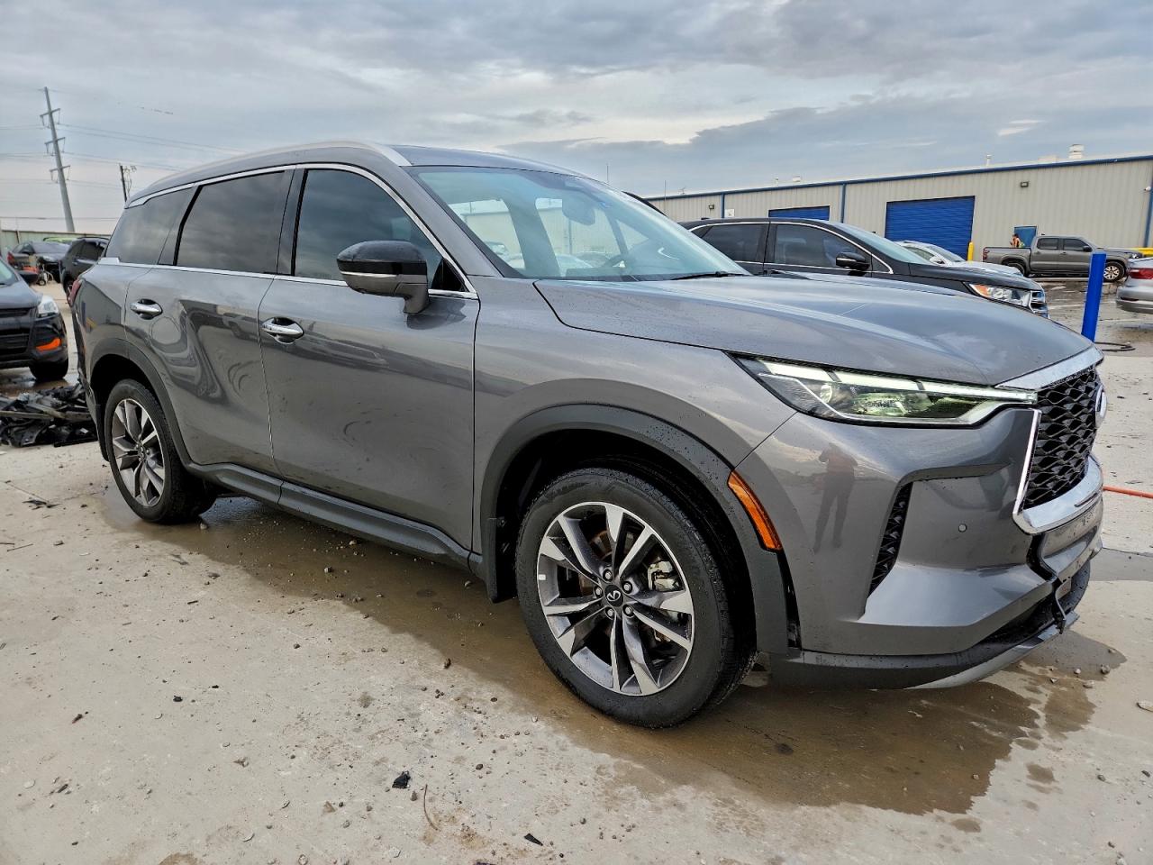 INFINITI Qx Luxe Image 3