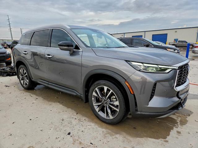 INFINITI Qx Luxe Image 3