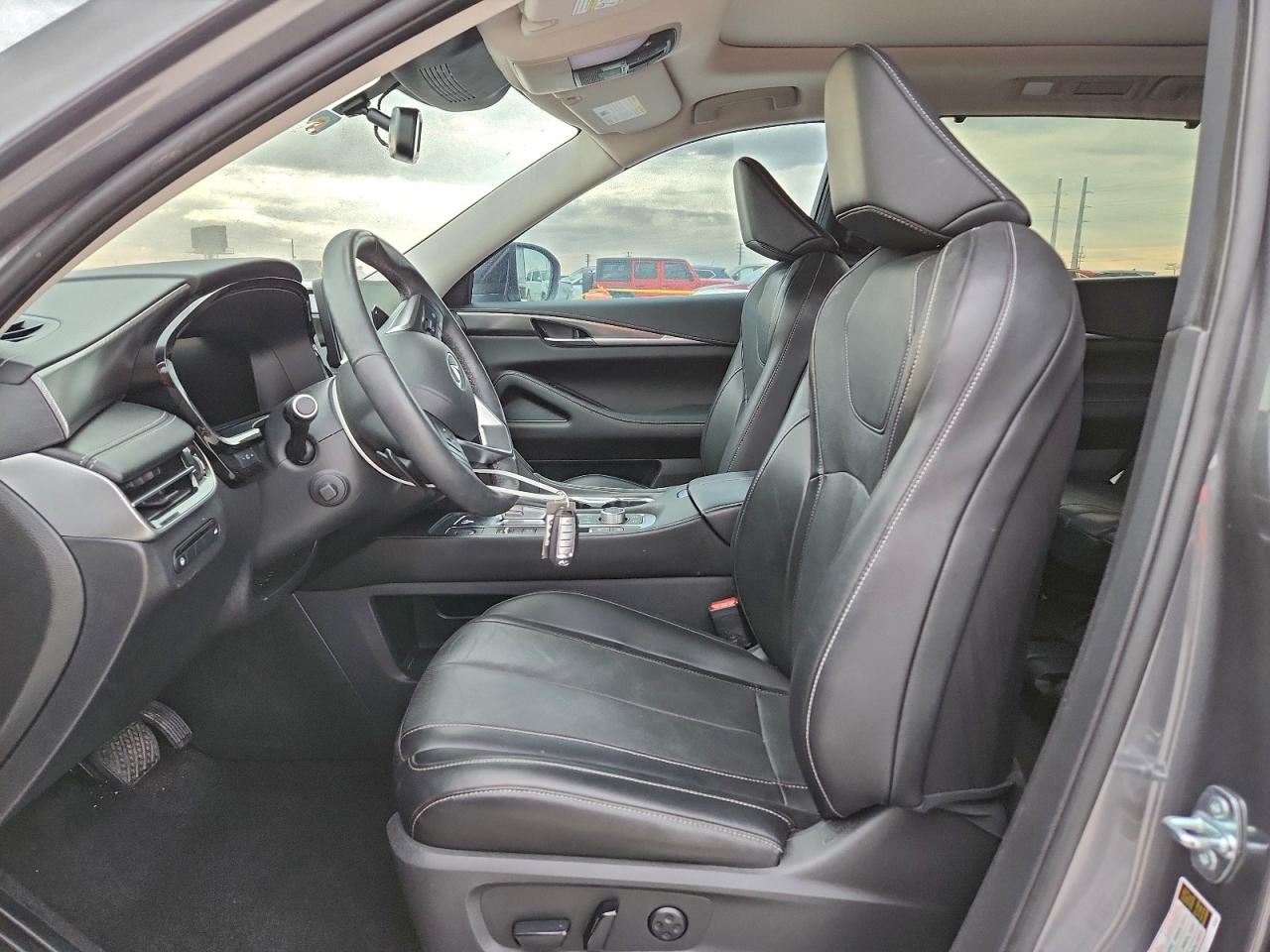 INFINITI Qx Luxe Image 5