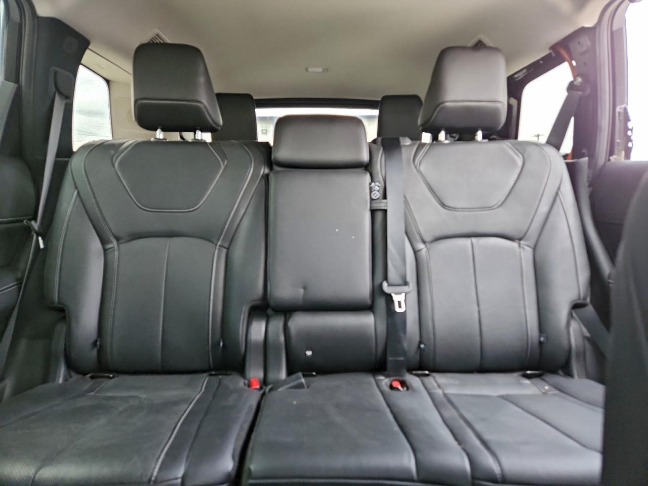 INFINITI Qx Luxe Image 10