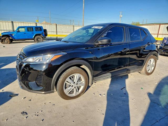  Salvage Nissan Kicks