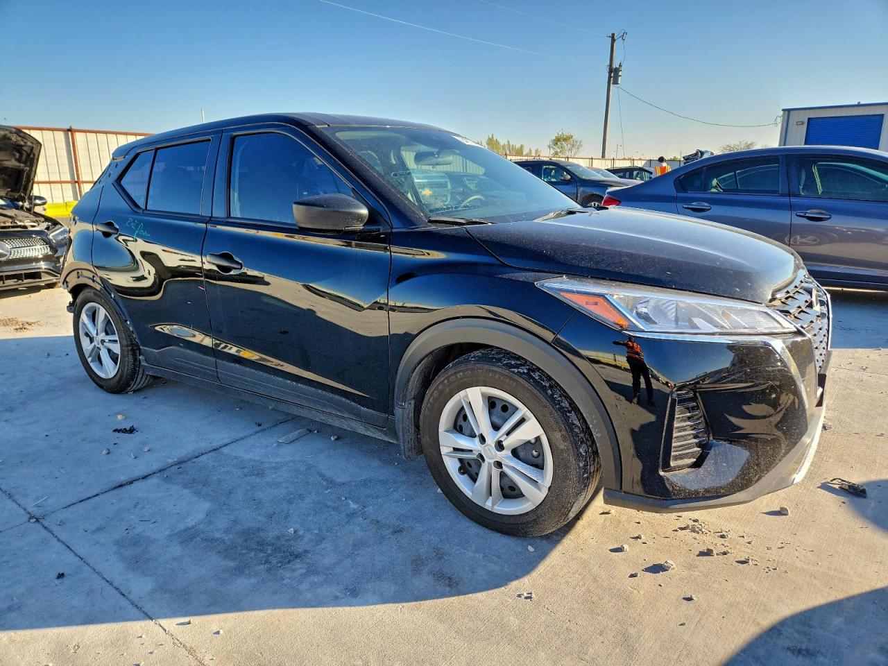 Nissan Kicks S Image 2