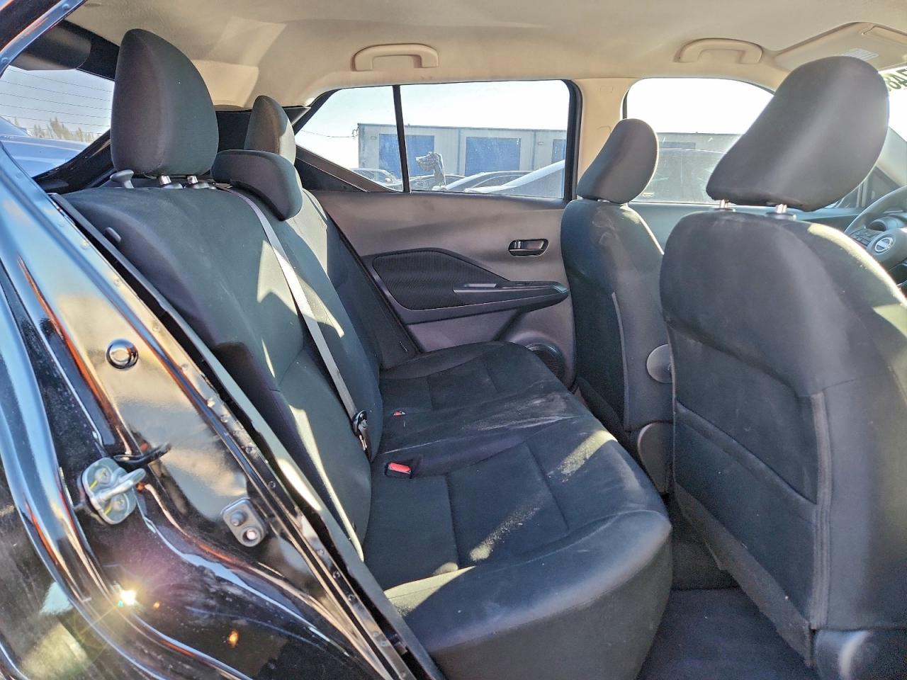 Nissan Kicks S Image 8