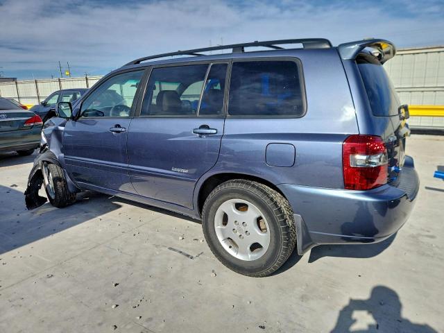 Toyota Highlander Sport Image 9