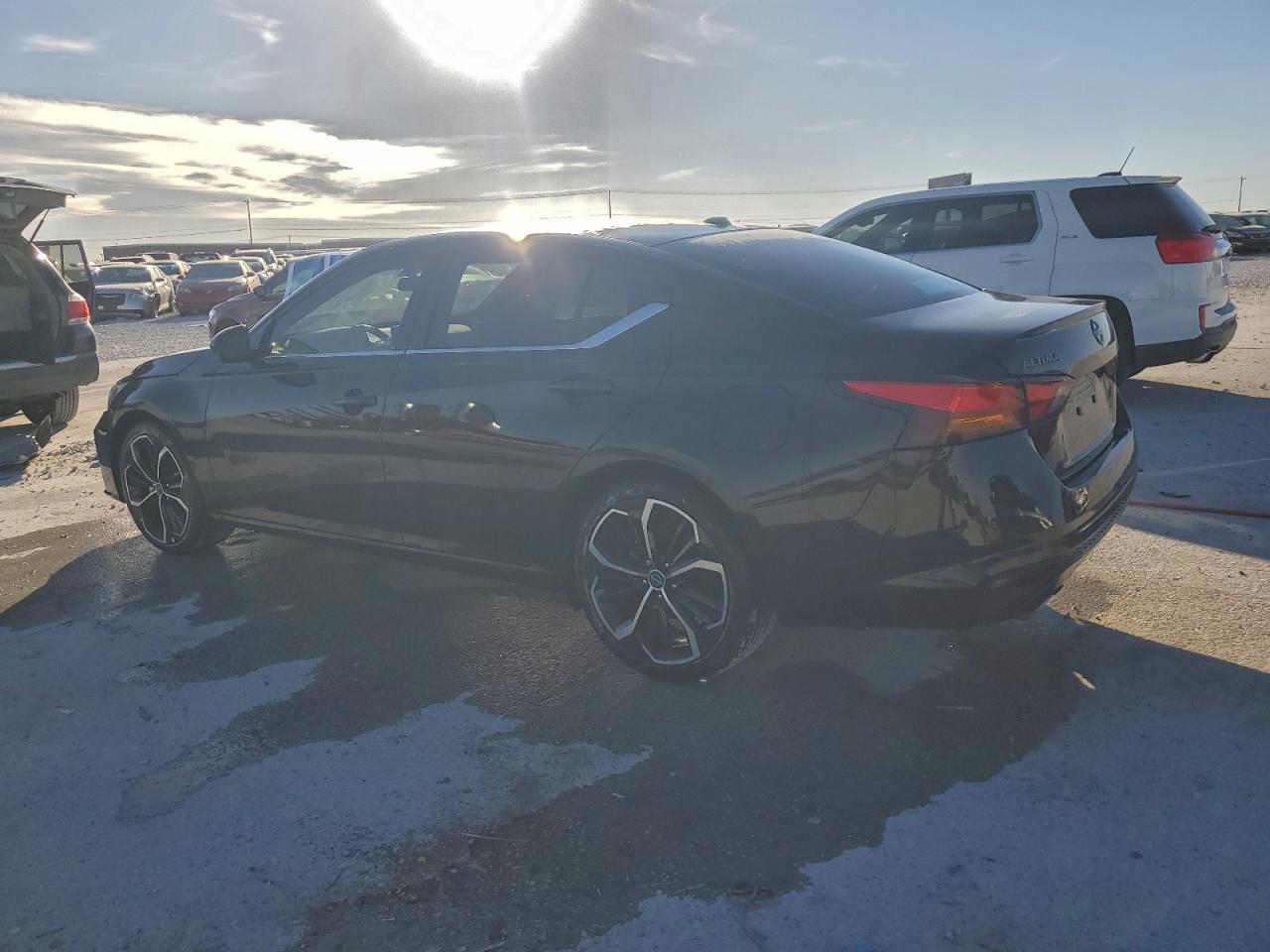 Nissan Altima Sr Image 2