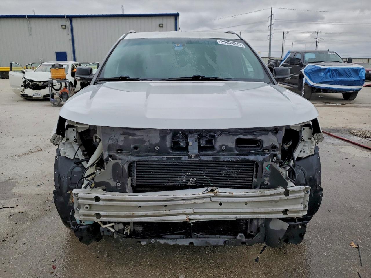 Ford Explorer Xlt Image 6