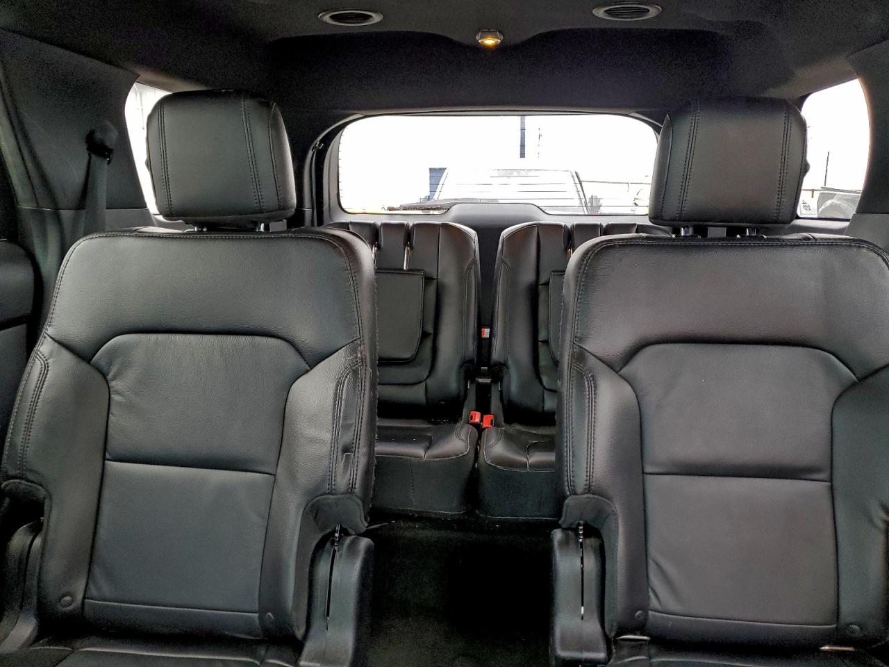 Ford Explorer Xlt Image 10