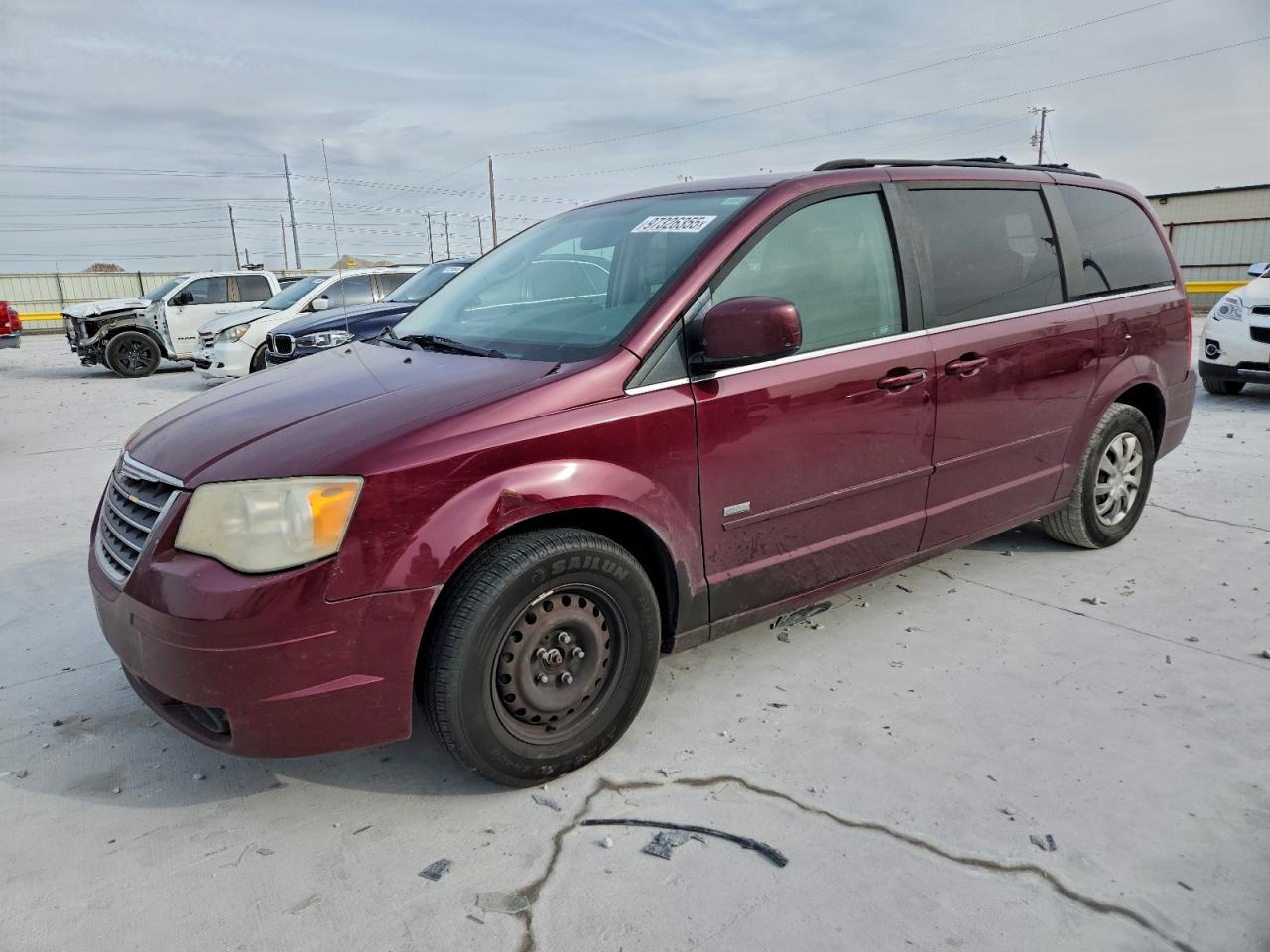 Chrysler Minivan Touring Image 1